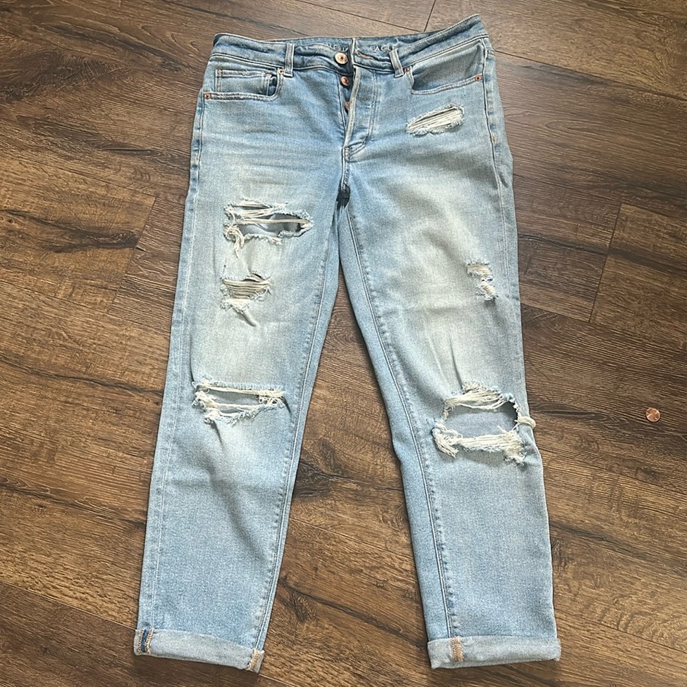 American Eagle Tomgirl Jeans. Stretch. Size 6. Destroyed. Button fly.